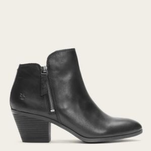 NWOT | Frye Judith Bootie